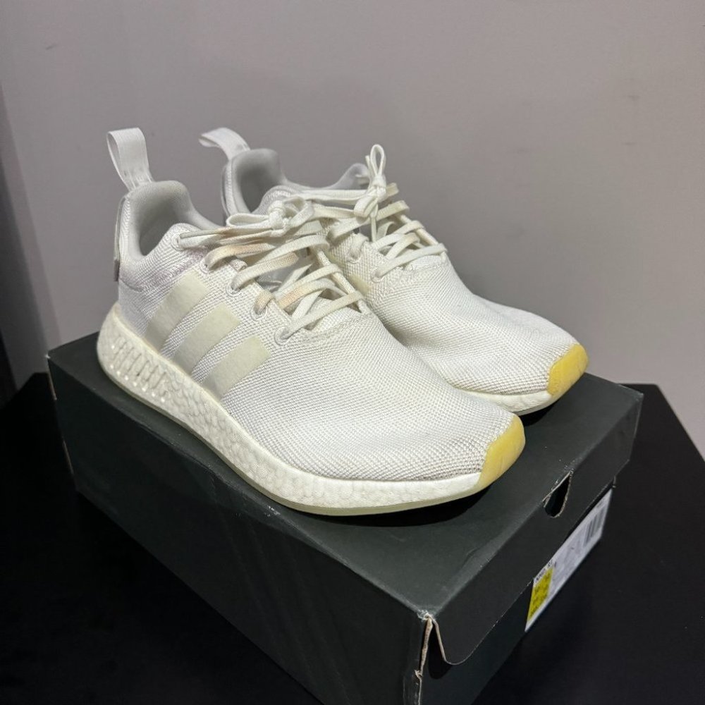 Adidas NMD R2 Triple White Size 10